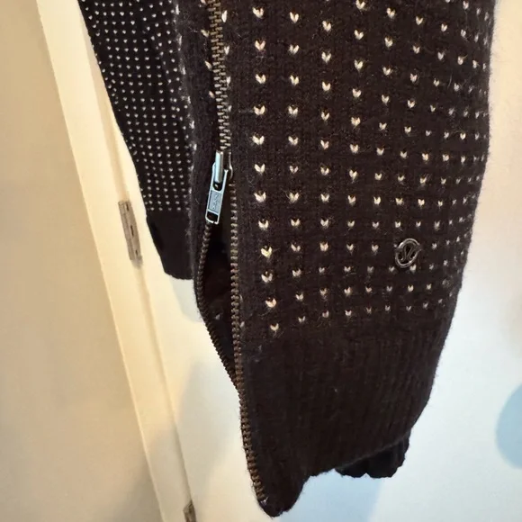 Lululemon sweater - Picture 2 of 2